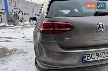 Хэтчбек Volkswagen e-Golf 2015 в Малине