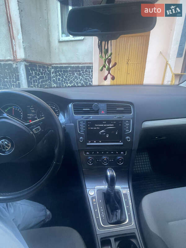 Хетчбек Volkswagen e-Golf 2014 в Полтаві