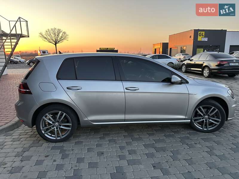 Volkswagen e-Golf 2016