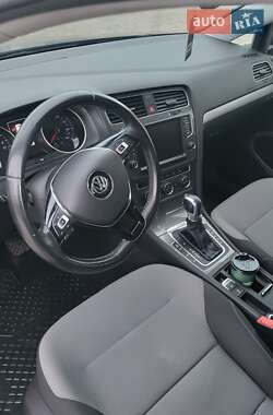 Хэтчбек Volkswagen e-Golf 2015 в 