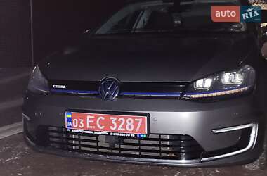 Хетчбек Volkswagen e-Golf 2015 в 