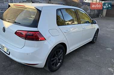 Хэтчбек Volkswagen e-Golf 2015 в 