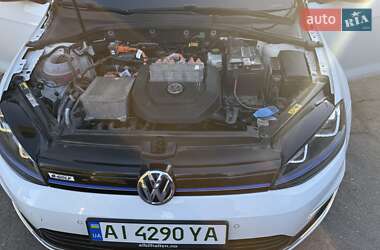 Хэтчбек Volkswagen e-Golf 2015 в 
