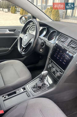 Хэтчбек Volkswagen e-Golf 2020 в 