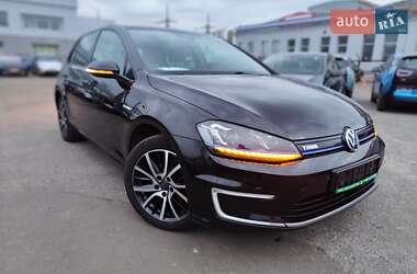 Хэтчбек Volkswagen e-Golf 2015 в Киеве