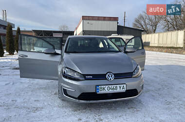 Хэтчбек Volkswagen e-Golf 2016 в 