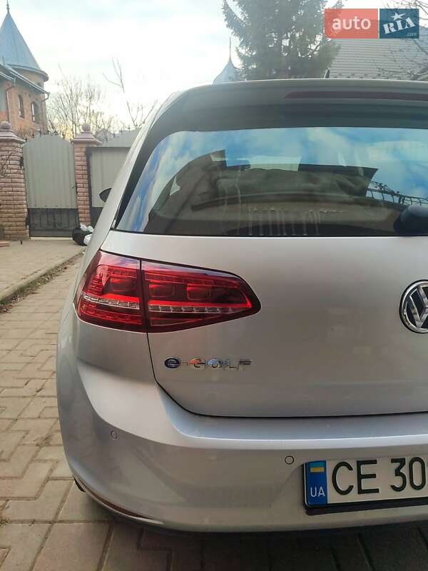 Хэтчбек Volkswagen e-Golf 2015 в Черновцах