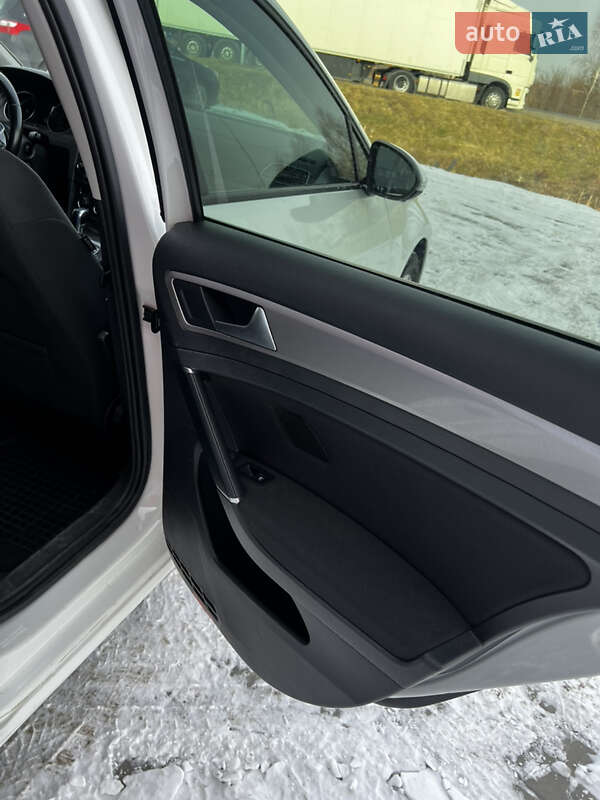 Хетчбек Volkswagen e-Golf 2014 в Ковелі