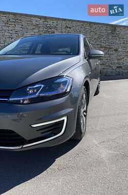 Хэтчбек Volkswagen e-Golf 2020 в 