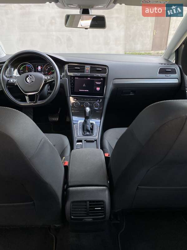Хэтчбек Volkswagen e-Golf 2020 в Виннице
