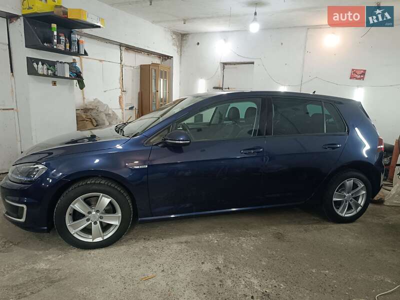 Хэтчбек Volkswagen e-Golf 2016 в Ровно фото 30 Хэтчбек Volkswagen e-Golf 2016 в Ровно
