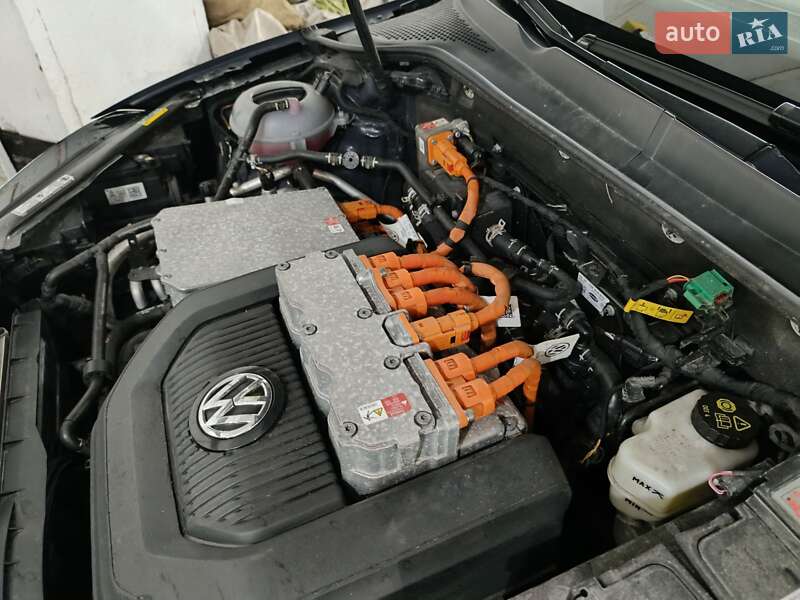 Хэтчбек Volkswagen e-Golf 2016 в Ровно фото 50 Хэтчбек Volkswagen e-Golf 2016 в Ровно