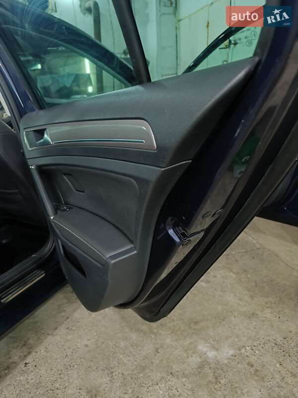 Хэтчбек Volkswagen e-Golf 2016 в Ровно фото 64 Хэтчбек Volkswagen e-Golf 2016 в Ровно