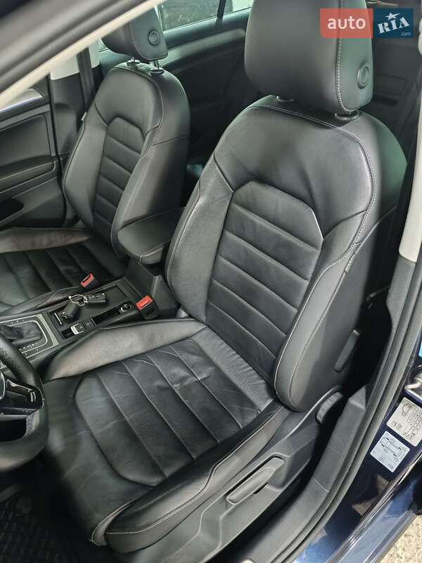 Хэтчбек Volkswagen e-Golf 2016 в Ровно фото 86 Хэтчбек Volkswagen e-Golf 2016 в Ровно