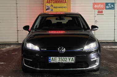 Хэтчбек Volkswagen e-Golf 2015 в 