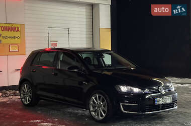 Хэтчбек Volkswagen e-Golf 2015 в 