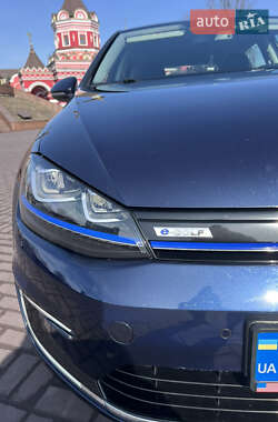 Хетчбек Volkswagen e-Golf 2015 в 