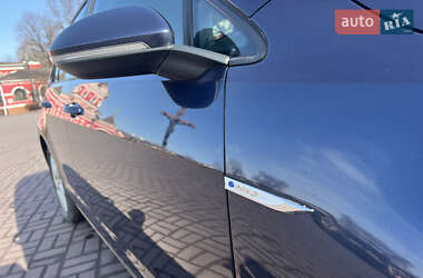 Хетчбек Volkswagen e-Golf 2015 в 