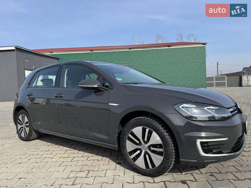 Хетчбек Volkswagen e-Golf 2021 в 