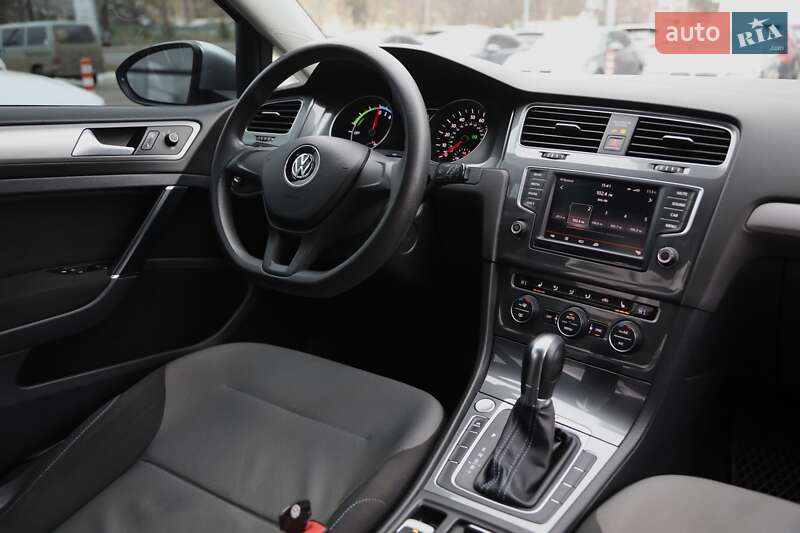 Хэтчбек Volkswagen e-Golf 2016 в Харькове
