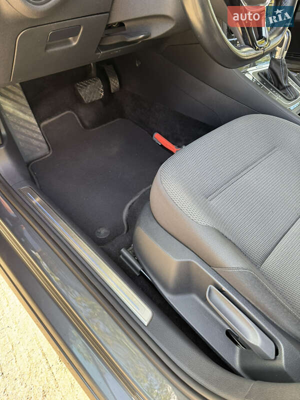 Хэтчбек Volkswagen e-Golf 2019 в Шполе