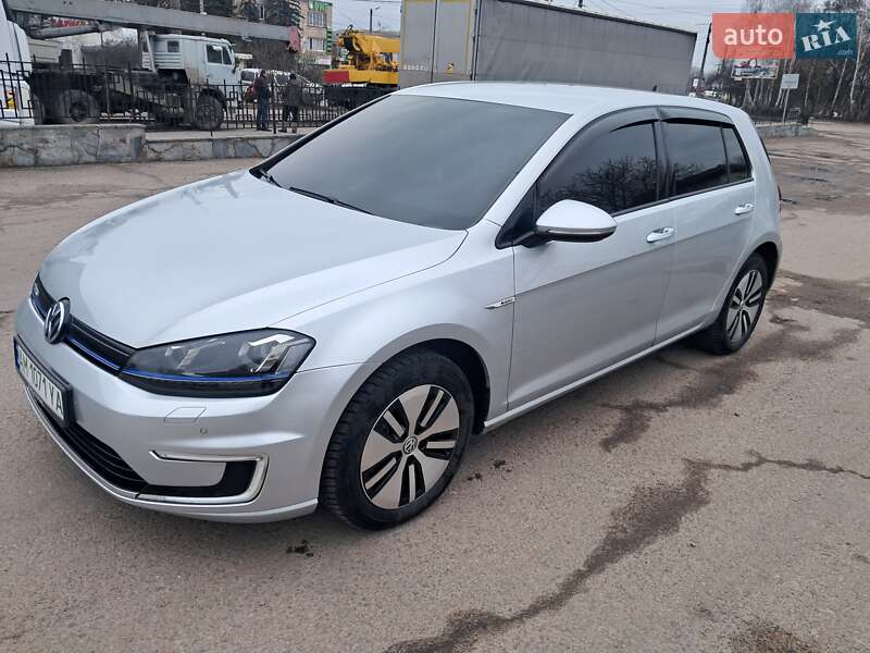 Volkswagen e-Golf 2016