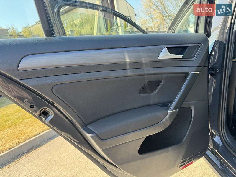Хетчбек Volkswagen e-Golf 2020 в Рівному