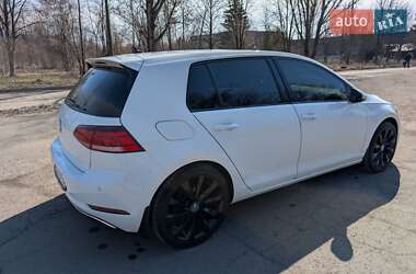 Хетчбек Volkswagen e-Golf 2018 в 