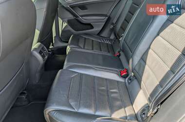 Хетчбек Volkswagen e-Golf 2018 в 