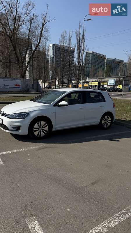 Хетчбек Volkswagen e-Golf 2020 в 