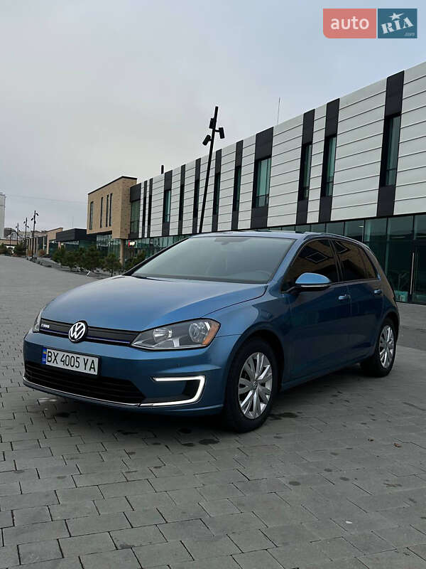 Хэтчбек Volkswagen e-Golf 2015 в 