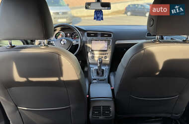 Хэтчбек Volkswagen e-Golf 2016 в 