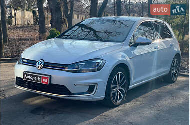 Хэтчбек Volkswagen e-Golf 2018 в Киеве