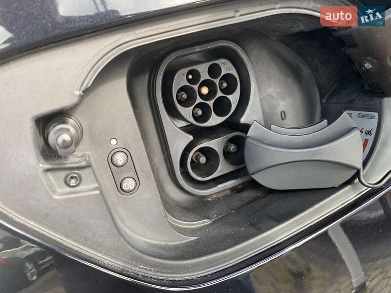 Хэтчбек Volkswagen e-Golf 2019 в Буче фото 16 Хэтчбек Volkswagen e-Golf 2019 в Буче