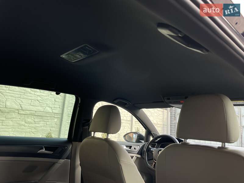 Хетчбек Volkswagen e-Golf 2019 в Полтаві