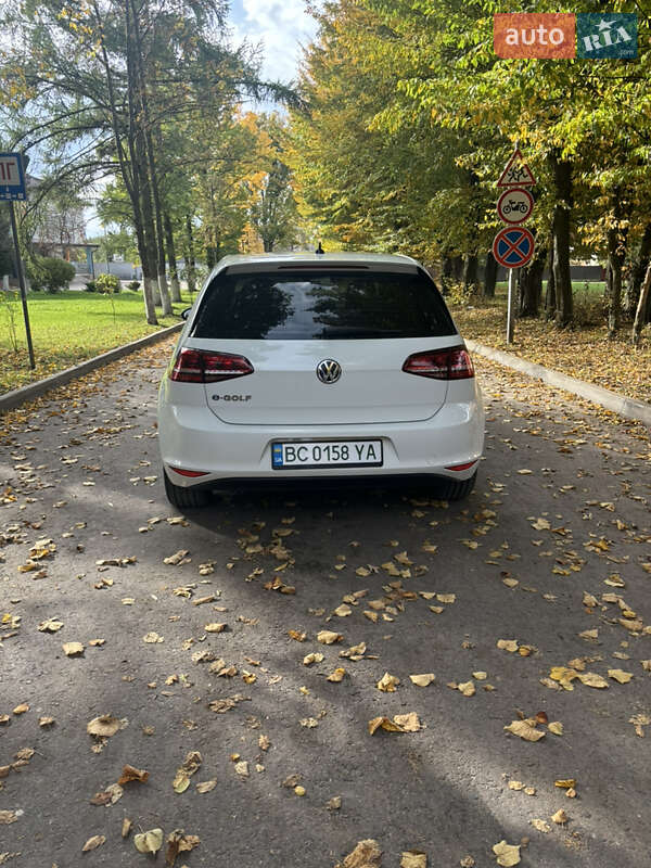 Volkswagen e-Golf 2015