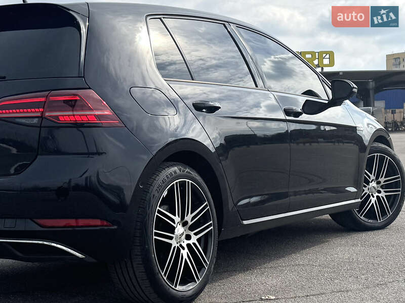 Хетчбек Volkswagen e-Golf 2017 в Харкові