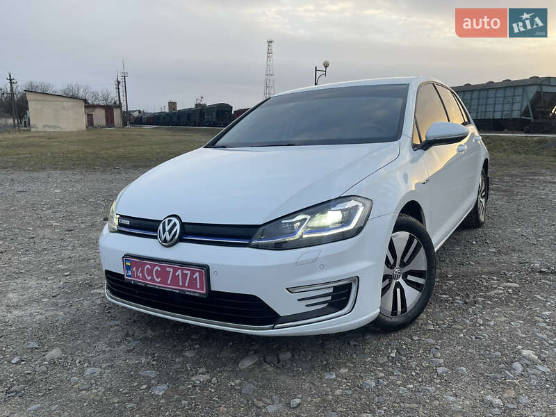 Хетчбек Volkswagen e-Golf 2018 в 
