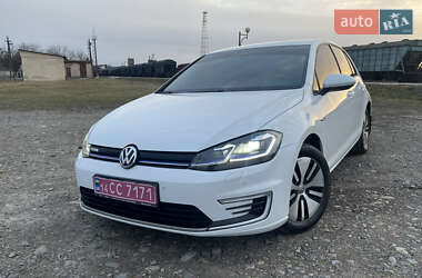 Хетчбек Volkswagen e-Golf 2018 в 
