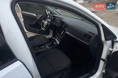 Хетчбек Volkswagen e-Golf 2018 в 