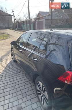 Хэтчбек Volkswagen e-Golf 2016 в 