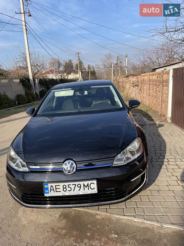 Volkswagen e-Golf 2016