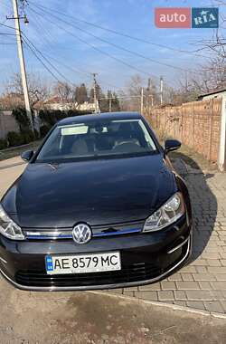 Хэтчбек Volkswagen e-Golf 2016 в 