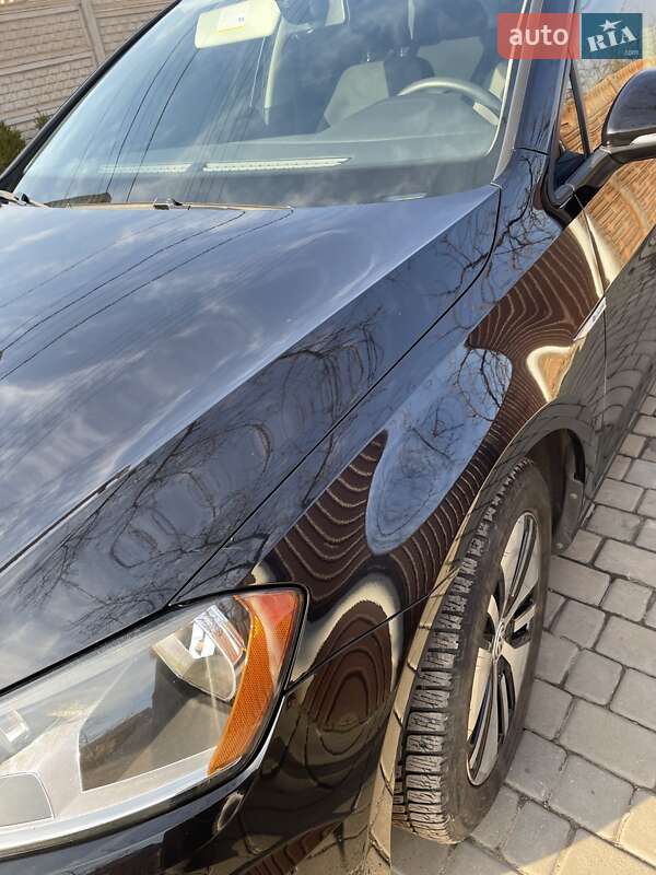 Хэтчбек Volkswagen e-Golf 2016 в Кривом Роге