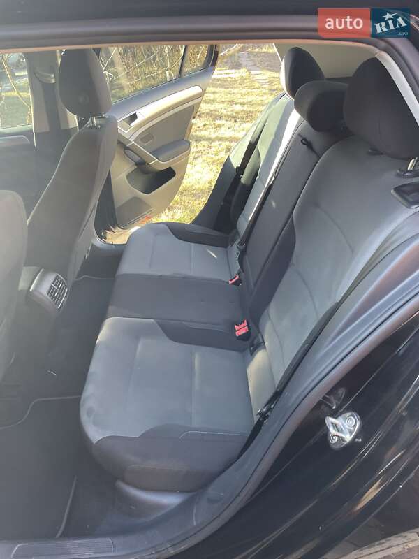 Хэтчбек Volkswagen e-Golf 2016 в Кривом Роге