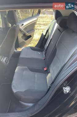 Хэтчбек Volkswagen e-Golf 2016 в 