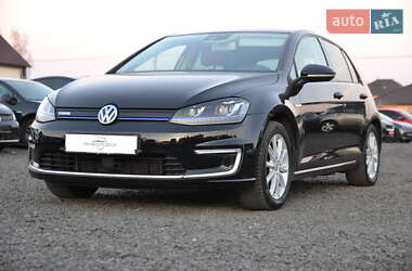 Хэтчбек Volkswagen e-Golf 2015 в 