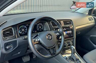 Хэтчбек Volkswagen e-Golf 2020 в 