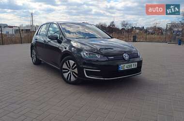 Хетчбек Volkswagen e-Golf 2014 в Дніпрі