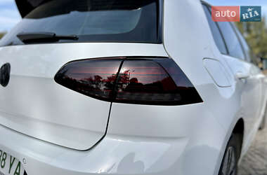 Хетчбек Volkswagen e-Golf 2020 в 
